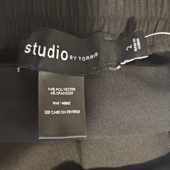 Torrid Black Tie Front Tapered Pants - Picture 3 of 11